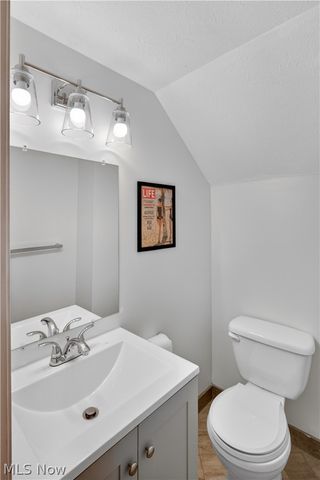 4563 Azalea Lane, North Olmsted, OH 44070
