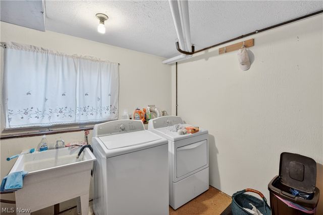 4563 Azalea Lane, North Olmsted, OH 44070