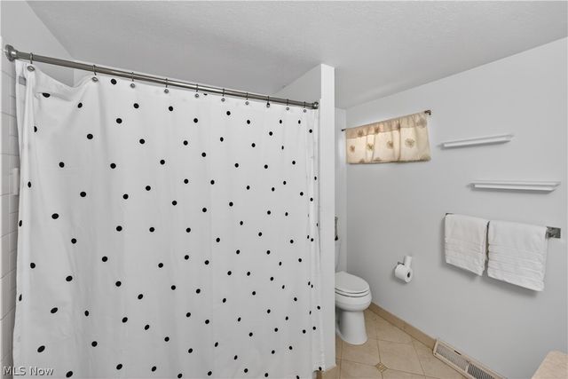 4563 Azalea Lane, North Olmsted, OH 44070