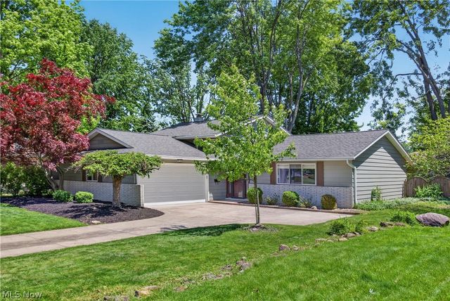 4563 Azalea Lane, North Olmsted, OH 44070