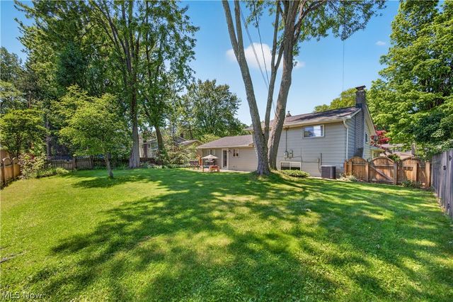4563 Azalea Lane, North Olmsted, OH 44070