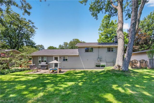 4563 Azalea Lane, North Olmsted, OH 44070
