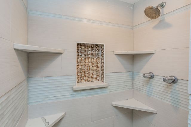 7840 Cronin Avenue 2, Justice, IL 60458