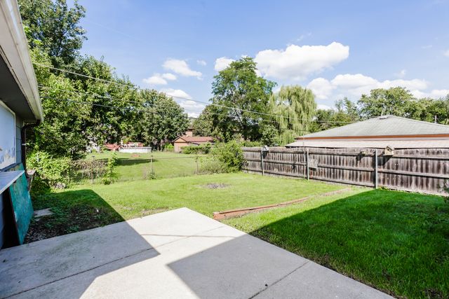 7840 Cronin Avenue 2, Justice, IL 60458