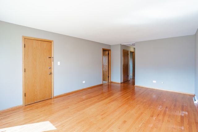 7840 Cronin Avenue 2, Justice, IL 60458