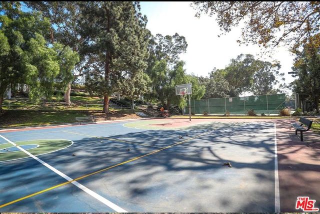 6204 Condon Avenue, Los Angeles, CA 90056