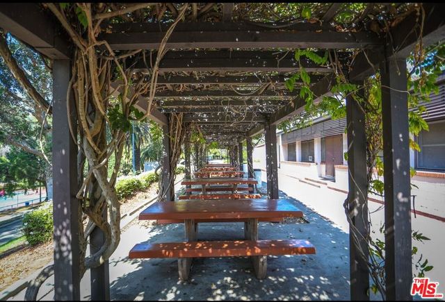 6204 Condon Avenue, Los Angeles, CA 90056