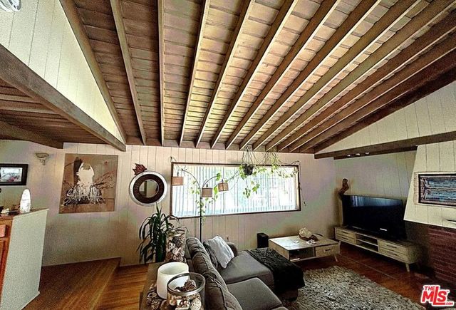 6204 Condon Avenue, Los Angeles, CA 90056