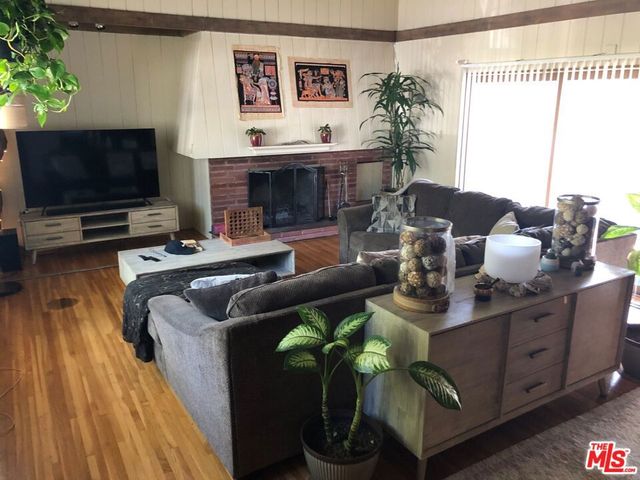 6204 Condon Avenue, Los Angeles, CA 90056