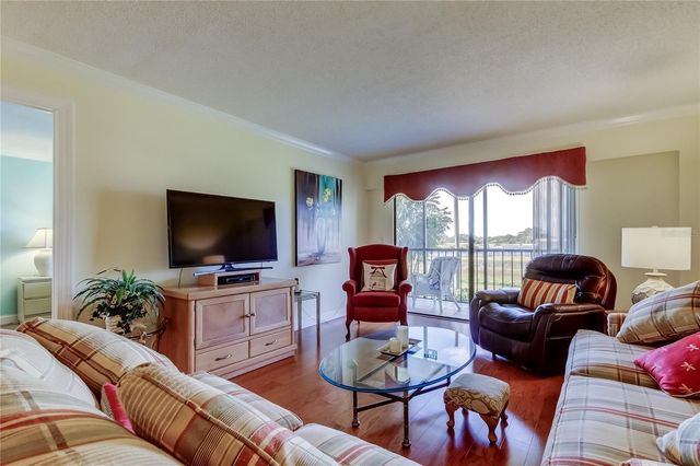 9490 HARBOR GREENS WAY 202, Seminole, FL 33776