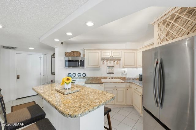 925 N Halifax Ave Apt 903, Daytona Beach, FL 32118