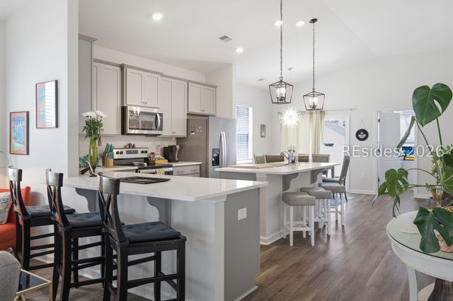 54 Whispering Oaks Cir, Bluffton, SC 29909