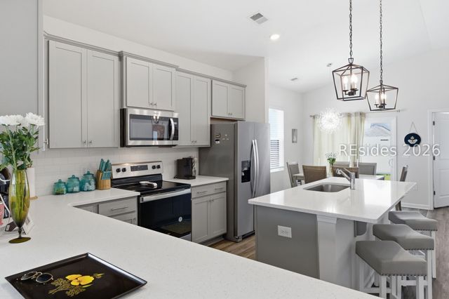 54 Whispering Oaks Cir, Bluffton, SC 29909