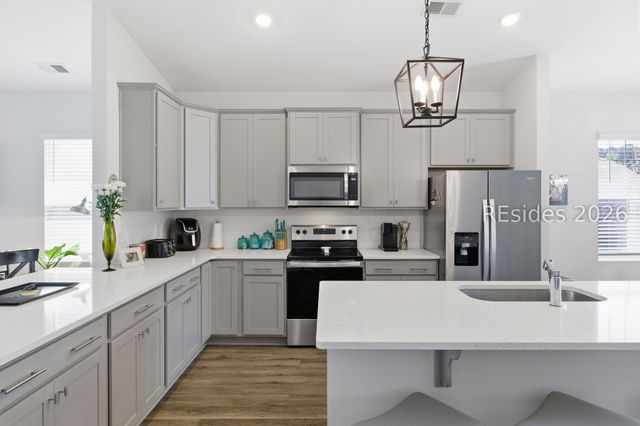 54 Whispering Oaks Cir, Bluffton, SC 29909