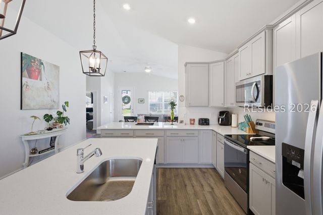 54 Whispering Oaks Cir, Bluffton, SC 29909