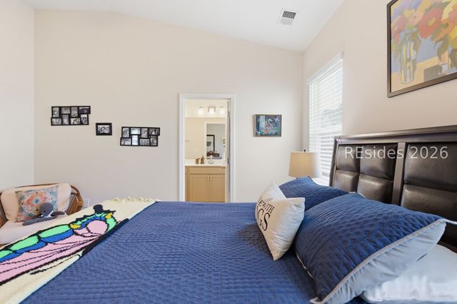 54 Whispering Oaks Cir, Bluffton, SC 29909