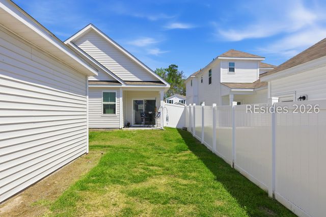 54 Whispering Oaks Cir, Bluffton, SC 29909