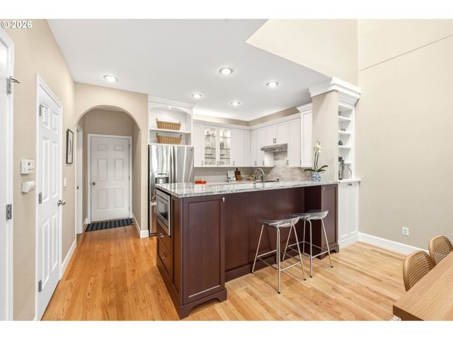 344 4TH St, Lake Oswego, OR 97034