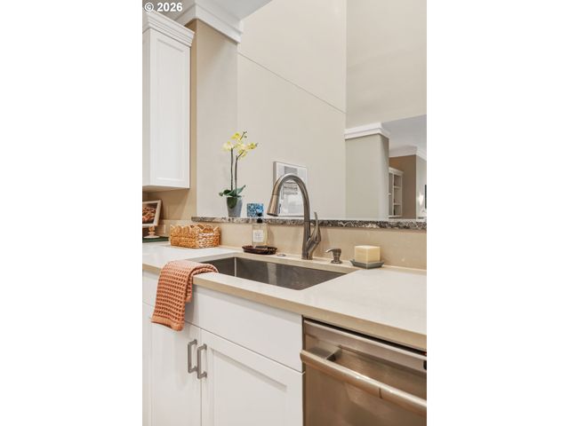 344 4TH St, Lake Oswego, OR 97034