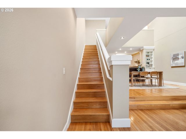 344 4TH St, Lake Oswego, OR 97034