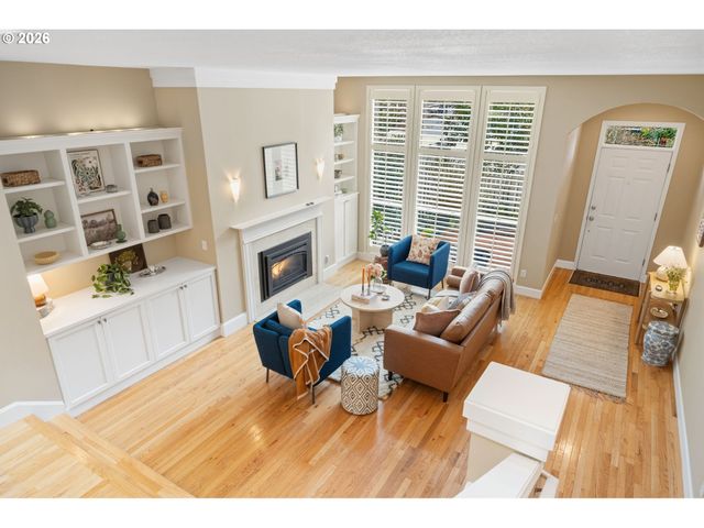 344 4TH St, Lake Oswego, OR 97034