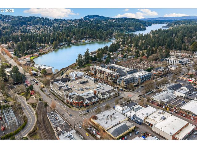 344 4TH St, Lake Oswego, OR 97034