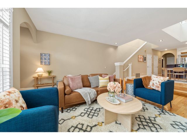 344 4TH St, Lake Oswego, OR 97034