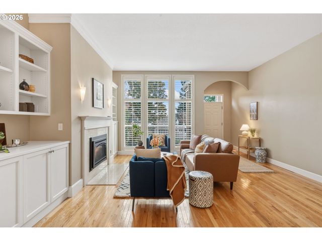 344 4TH St, Lake Oswego, OR 97034