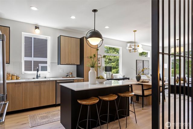 4432 Dayton Avenue N, Seattle, WA 98103
