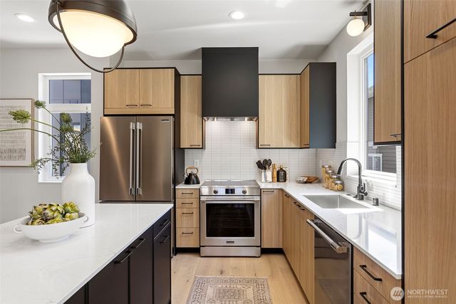 4432 Dayton Avenue N, Seattle, WA 98103