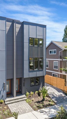 4432 Dayton Avenue N, Seattle, WA 98103