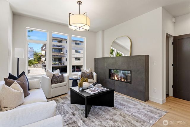 4432 Dayton Avenue N, Seattle, WA 98103