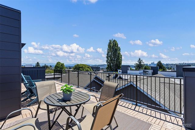 4432 Dayton Avenue N, Seattle, WA 98103