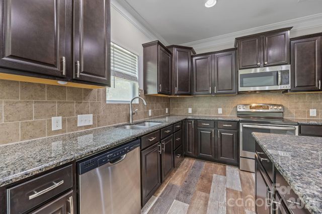 6614 Bluegill Road, Charlotte, NC 28216