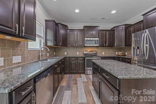 6614 Bluegill Road, Charlotte, NC 28216