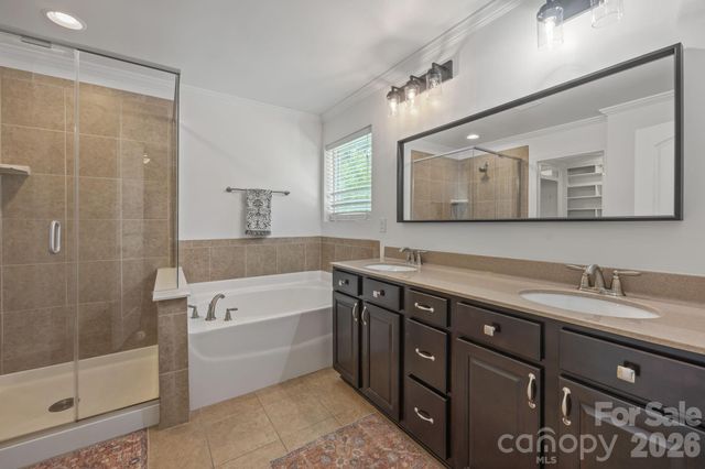 6614 Bluegill Road, Charlotte, NC 28216