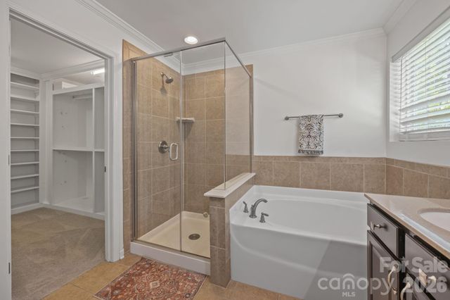 6614 Bluegill Road, Charlotte, NC 28216