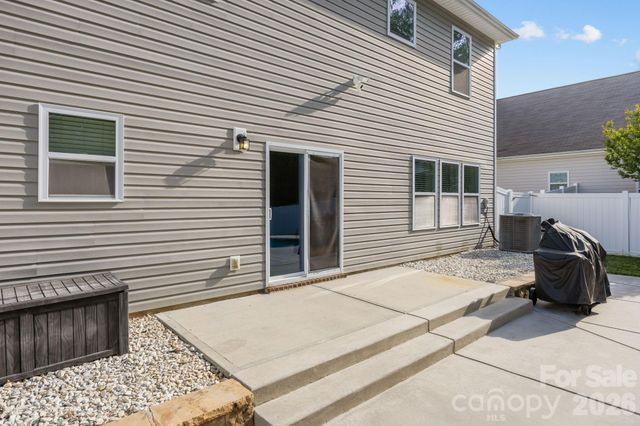 6614 Bluegill Road, Charlotte, NC 28216