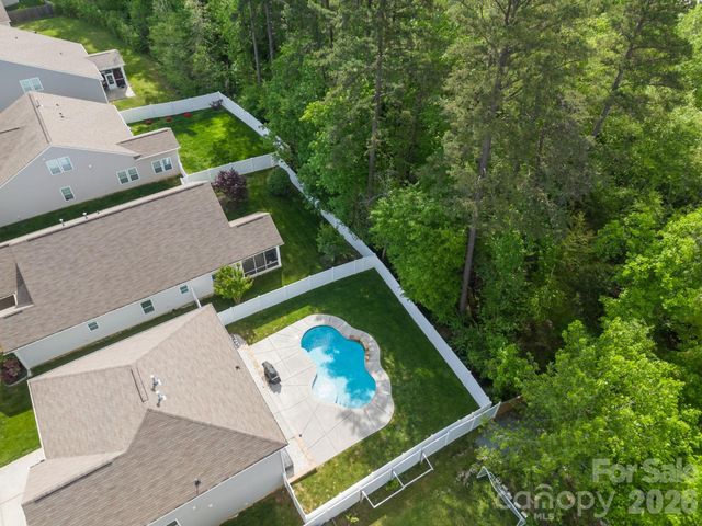 6614 Bluegill Road, Charlotte, NC 28216