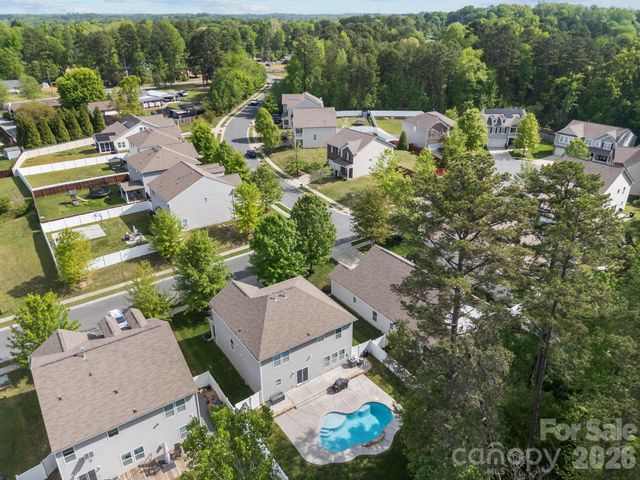 6614 Bluegill Road, Charlotte, NC 28216