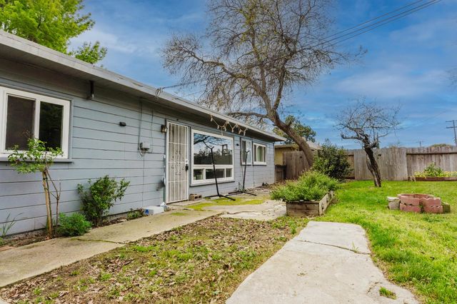 1031 Douglas Rd, Stockton, CA 95207