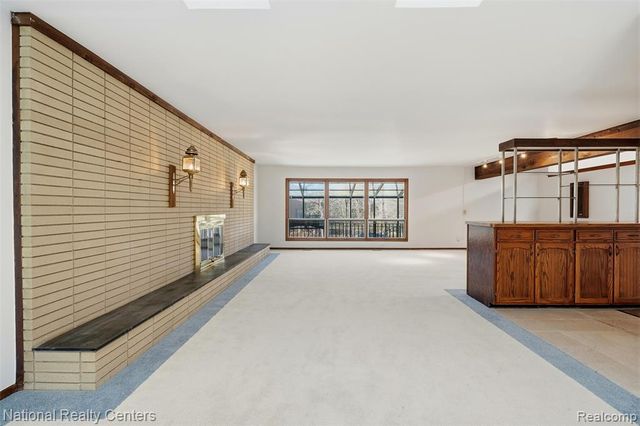 4710 Cove Road, West Bloomfield, MI 48323