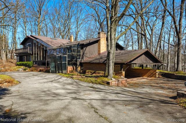 4710 Cove Road, West Bloomfield, MI 48323