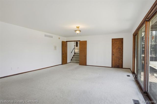 4710 Cove Road, West Bloomfield, MI 48323