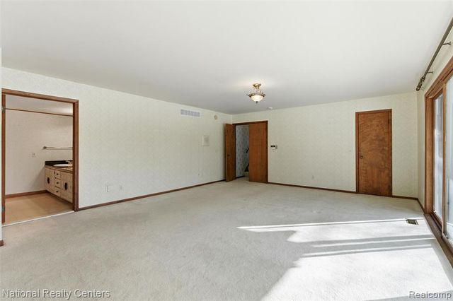 4710 Cove Road, West Bloomfield, MI 48323