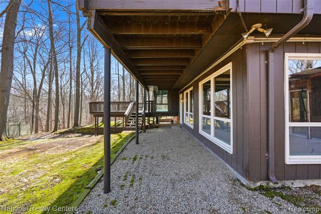 4710 Cove Road, West Bloomfield, MI 48323