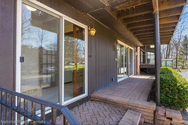 4710 Cove Road, West Bloomfield, MI 48323