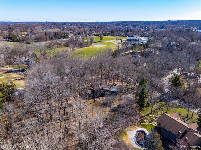 4710 Cove Road, West Bloomfield, MI 48323