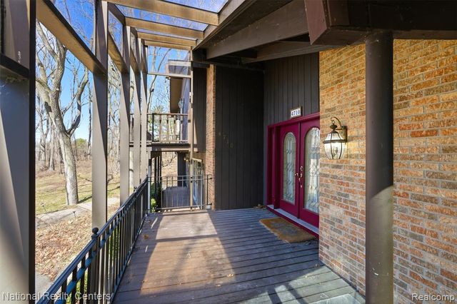 4710 Cove Road, West Bloomfield, MI 48323