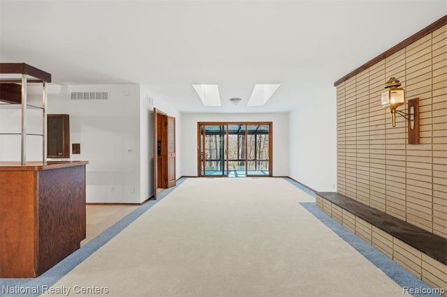 4710 Cove Road, West Bloomfield, MI 48323